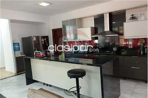 LUJOSA E IMPONENTE RESIDENCIA - CIUDAD DEL ESTE Bº SAN JOSE — foto 3