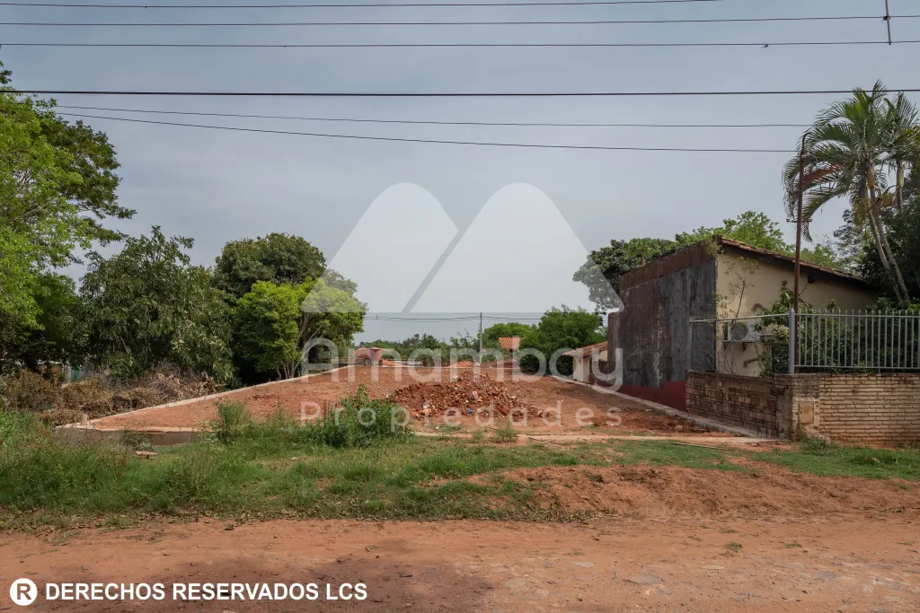 TERRENO EN LAMBARÉ, ZONA AVDA. SAN ISIDRO Y COLEGIO METODISTA NUEVO HORIZONTE — foto 2