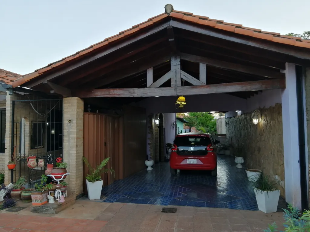 HERMOSA CASA EN VENTA EN SAN LORENZO. ZONA FABRICA DE NIKO — foto 2