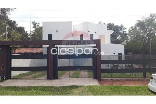 Vendo Hermosa y amplia Casa en San Bernardino!!! A 2 cuadras de la avda. Guillermo Naumann — foto 2