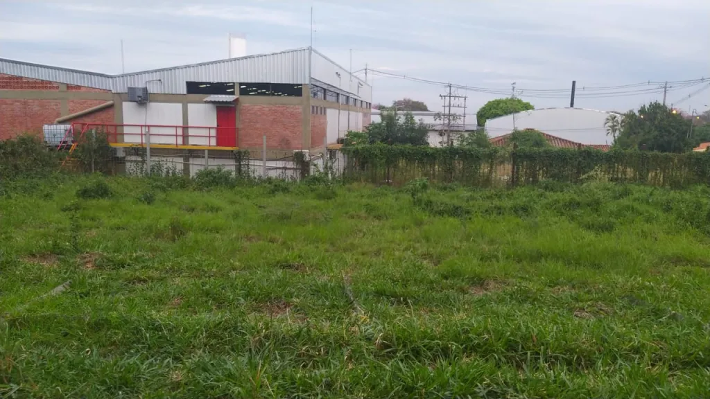 Vendo 2 terrenos juntos en esquina en Mariano Roque Alonso. Cod ES — foto 3
