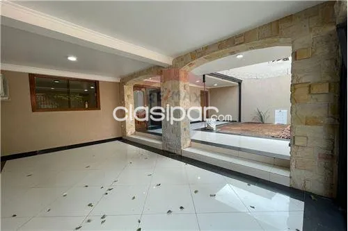 RESIDENCIA EN BARRIO SAJONIA — foto 2