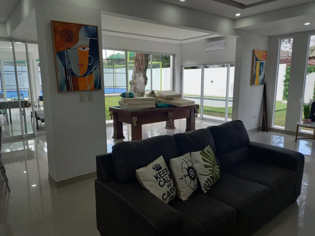 VENTA HERMOSA RESIDENCIA AMOBLADA! 450,000 USD SAN BER — foto 3