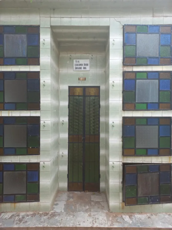 Panteón en el cementerio de Lambaré — foto 2