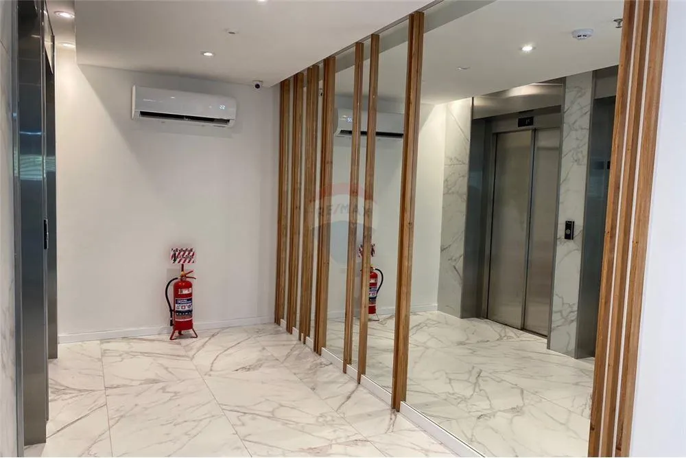 VENDO DEPARTAMENTO EN EDIFICIO VENTURA 25 DE MAYO — foto 2