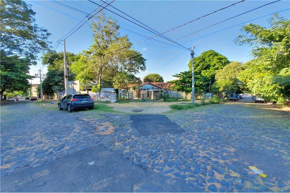 EXCELENTE TERRENO EN ESQUINA EN OFERTA EN SAJONIA — foto 2