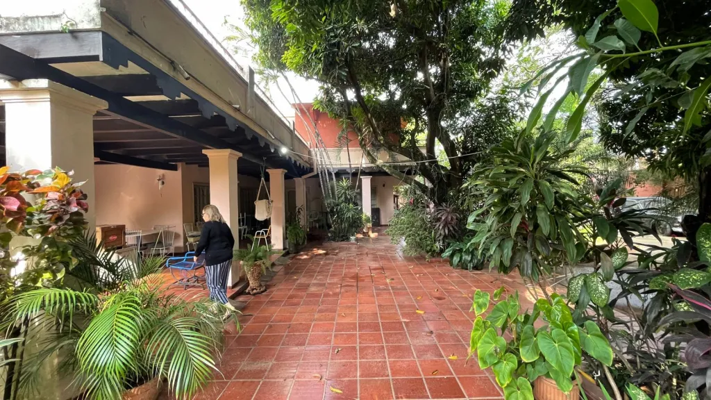 Vendo Mansión zona shopping del sol - Negociable — foto 3