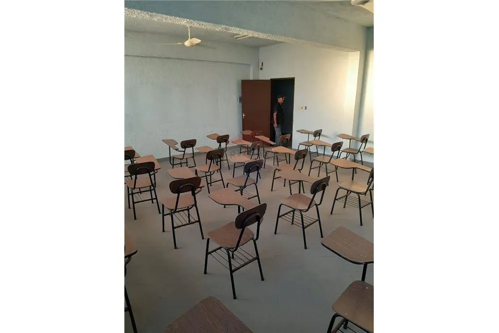 VENDO EDIFICIO SOBRE RUTA 1 KM 22, Central Capiatá. — foto 2