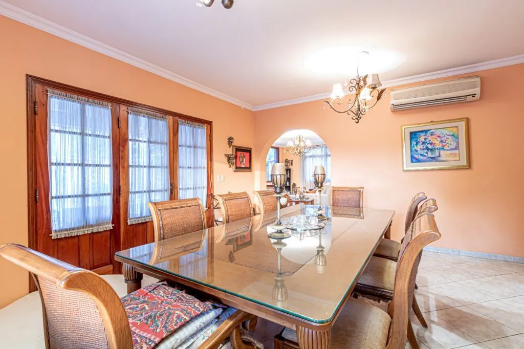 VENDO HERMOSA RESIDENCIA EN BARRIO VILLA MORRA — foto 3