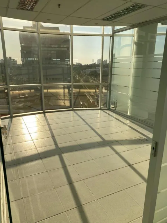 PROX. SHOP. SOL. – CARMELITAS: LUJOSAS OPCIONES OFICINAS, COOPERATIVAS, 500 M2. — foto 3