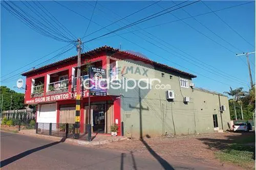 Vendo casa con local comercial en Itauguá: 4 habitaciones y 2 baños. — foto 2