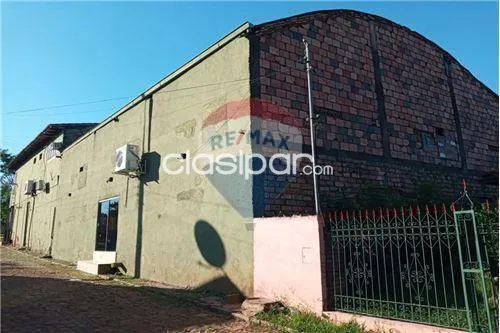 Vendo casa con local comercial en Itauguá: 4 habitaciones y 2 baños. — foto 3