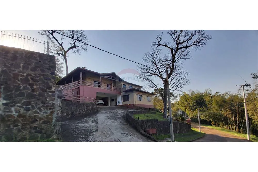 VENDO IMPONENTE CASA RESIDENCIAL CON VISTA AL RÍO PARANA — foto 2
