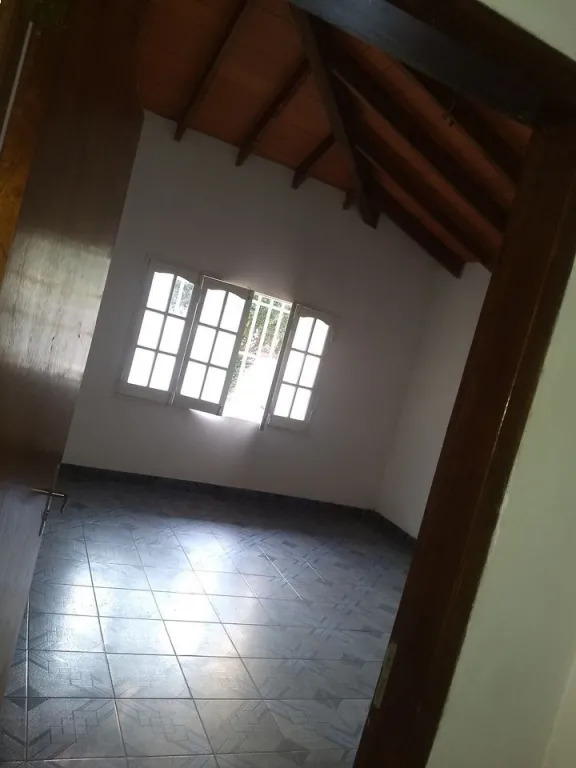 VENDO HERMOSA CASA UBICADA EN EL CENTRO DE LA CIUDAD DE CARAPEGUÁ cod 008 — foto 3
