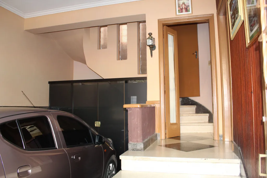 RESIDENCIA VINTAGE PARA OFICINA O VIVIENDA SOBRE ELIGIO AYALA — foto 3