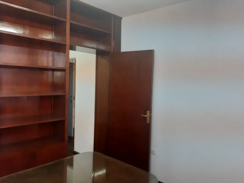 ALQUILAMOS OFICINAS SOBRE 14 DE MAYO - EDIFICIO ZODIAC - CENTRO DE ASUNCION — foto 3