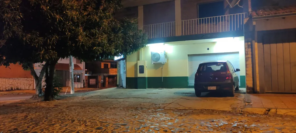 PROPIETARIO ALQUILA EXCELENTE SALON COMERCIAL EN BARRIO JARA. — foto 2