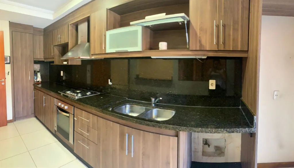 ALQUILO AMPLIO TRIPLEX CON PISCINA. ZONA CASA RICA ( MOLAS LOPEZ) — foto 3