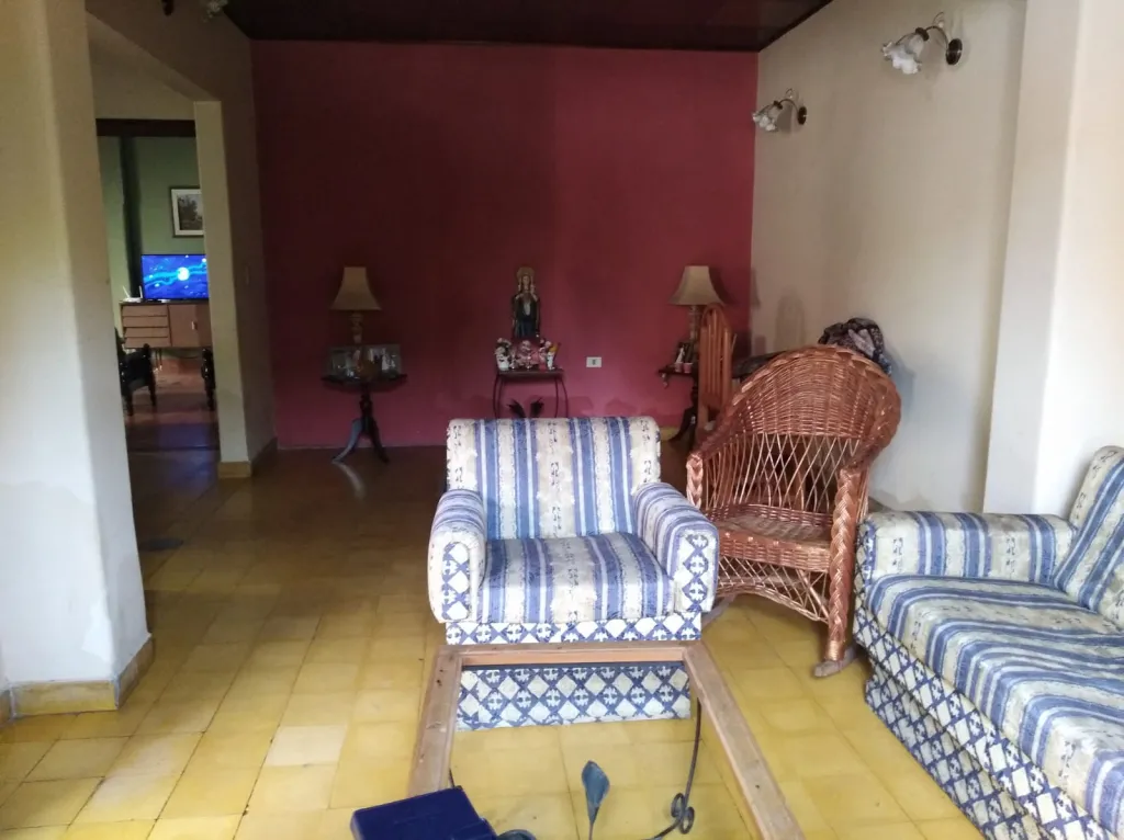 VENDO CASA SOBRE ANA DÍAZ‼️ — foto 3