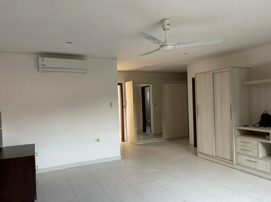 VENDO AMPLIO DUPLEX EN EL BARRIO HIPODROMO — foto 2