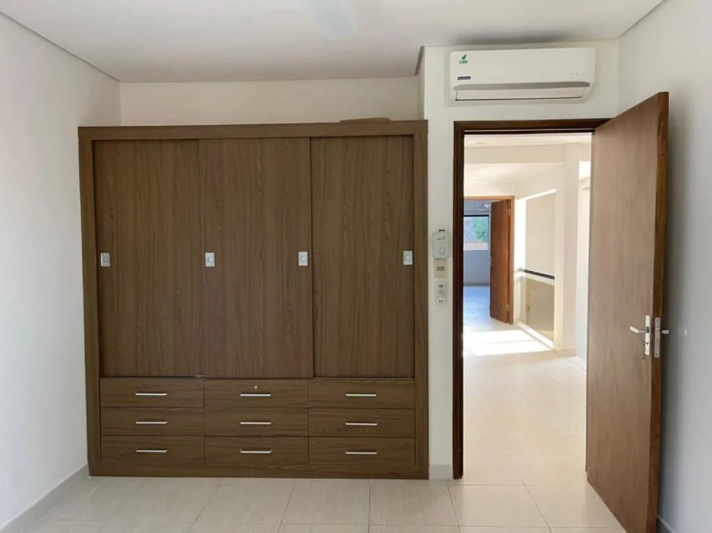 VENDO AMPLIO DUPLEX EN EL BARRIO HIPODROMO — foto 3