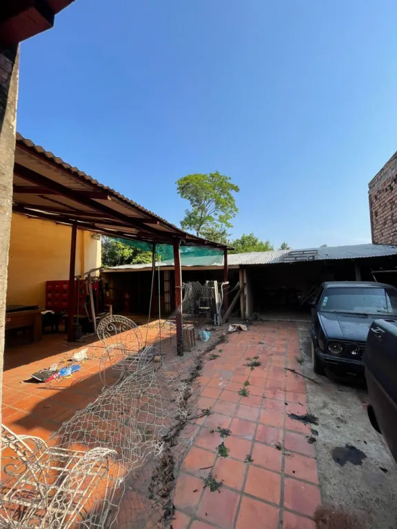 VENDO EN FERNANDO DE LA MORA CASA A DEMOLER O REFACCIONAR. ZONA NORTE — foto 2