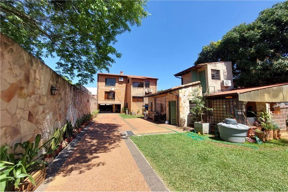 EN VENTA RESIDENCIA DE 3 PLANTAS EN LOS LAURELES 2,650,000,000 ₲ — foto 2