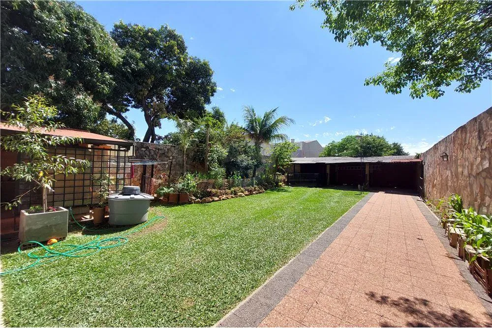 EN VENTA RESIDENCIA DE 3 PLANTAS EN LOS LAURELES 2,650,000,000 ₲ — foto 3