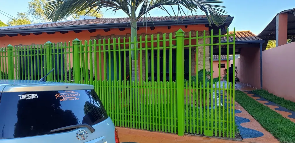 CASA DE 4 DORMITORIOS EN BARRIO VILLA INDUSTRIAL — foto 2