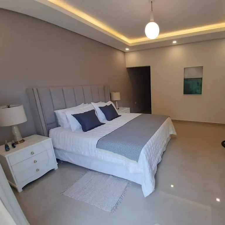 Residencia Moderna en LUQUE zona CONMEBOL Aeropuerto. — foto 3