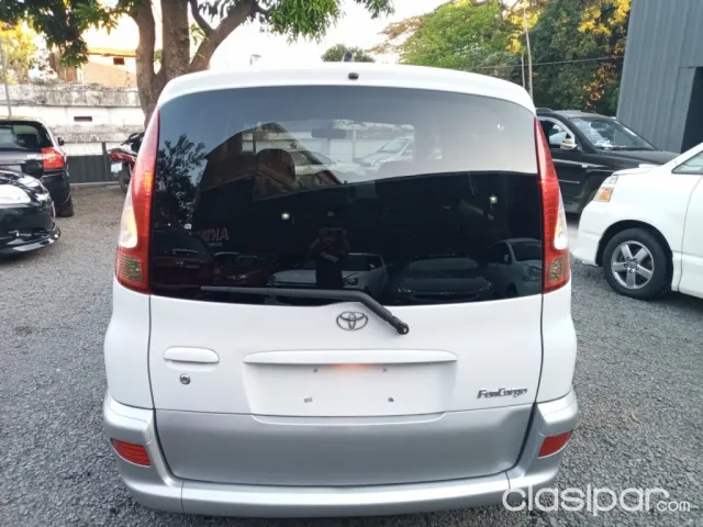 Toyota Funcargo 2002 — foto 6