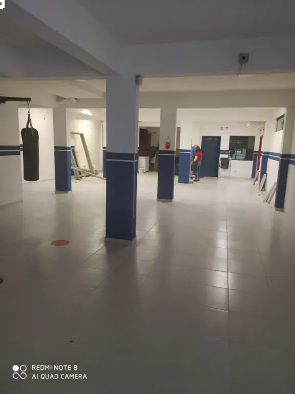 ALQUILO AMPLIO SALÓN COMERCIAL EN EL CENTRO DE SAN LORENZO cod 026 — foto 3