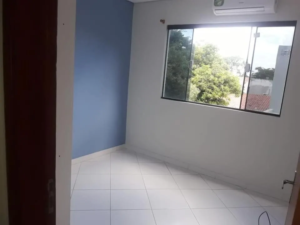 VENDO HERMOSO DUPLEX EN LAMBARE ZONA DEL YACHT COD 2725 — foto 2