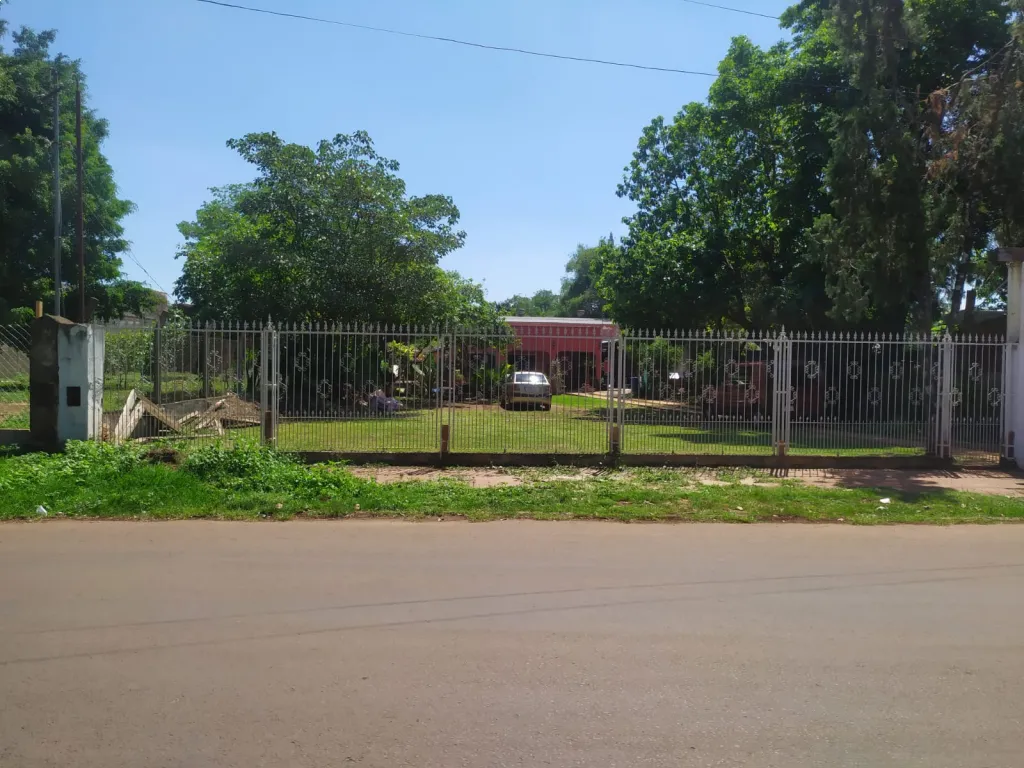 VENDO IMPORTANTE TERRENO EN BARRIO OBRERO DE 1200 m2 — foto 2