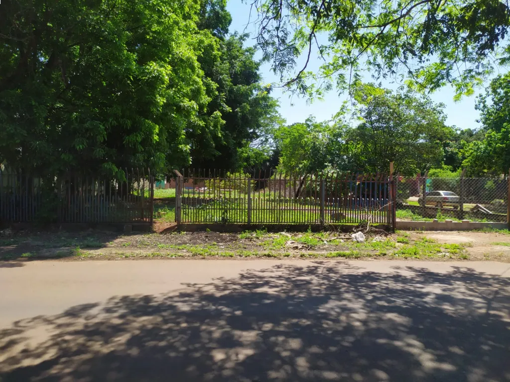 VENDO IMPORTANTE TERRENO EN BARRIO OBRERO DE 1200 m2 — foto 3