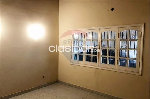 AMPLIA CASA CON PATIO EN CIUDAD NUEVA — foto 3