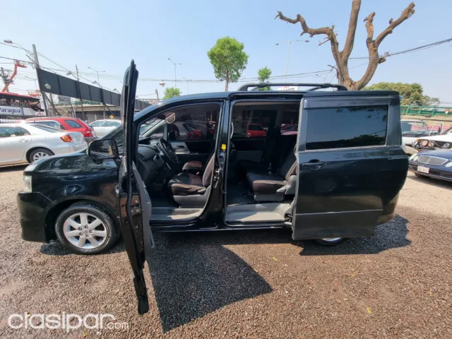 Toyota Voxy 2008 — foto 4