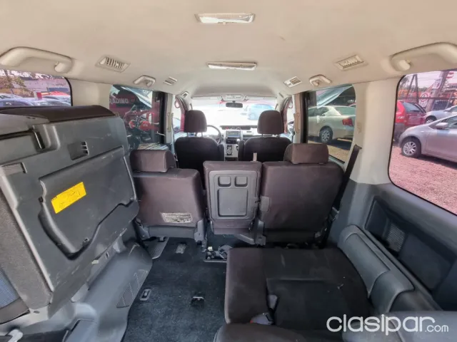 Toyota Voxy 2008 — foto 5