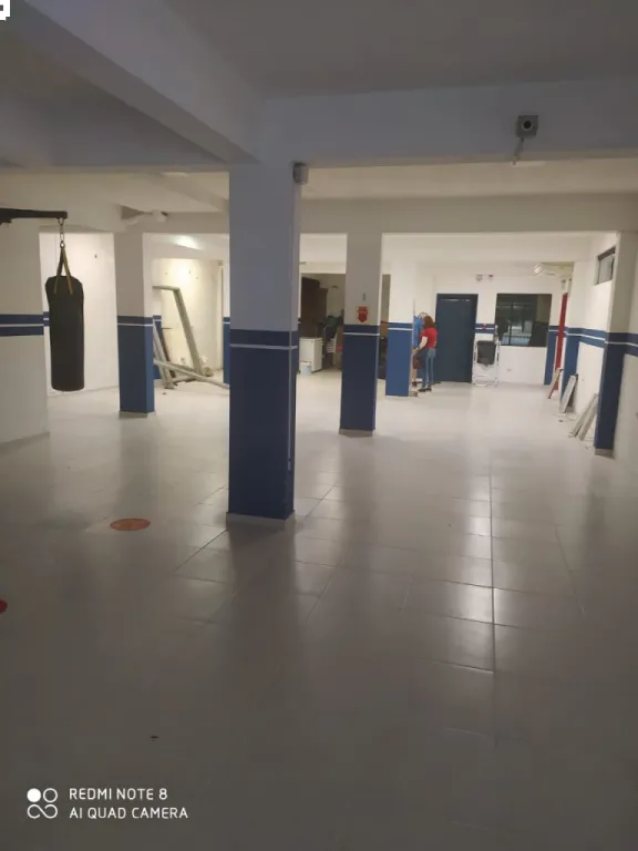 ALQUILO AMPLIO SALÓN COMERCIAL EN ESQUINA CENTRO DE SAN LORENZO cod 026 — foto 3