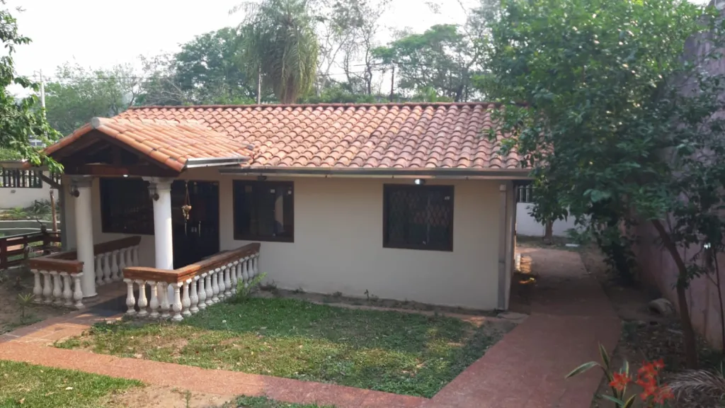 OFERTO casa tipo quinta en Mariano Roque Alonso, Zona Remanso. — foto 3