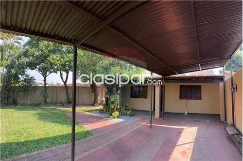 AMPLIA CASA DE 1 PLANTA 4 DORMITORIOS EN BARRIO SANTA MARIA — foto 2