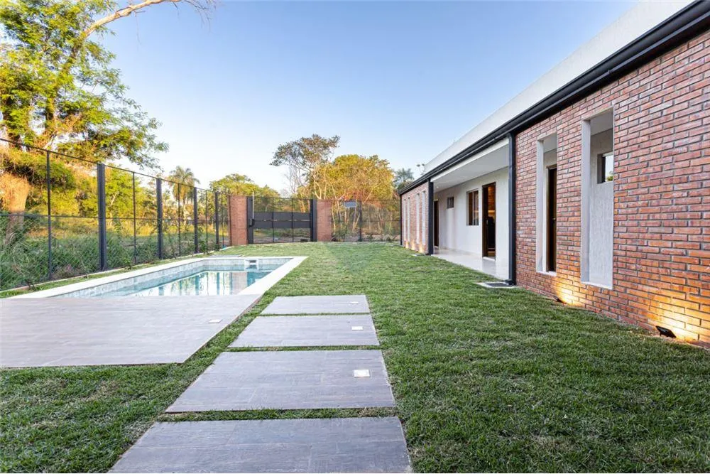 VENDO CASA A ESTRENAR CON PISCINA 175,000 USD — foto 2