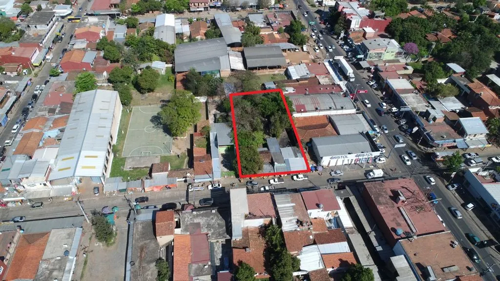VENDO IMPORTANTE TERRENO EN EL CENTRO DE LIMPIO - CHA3991761 — foto 2