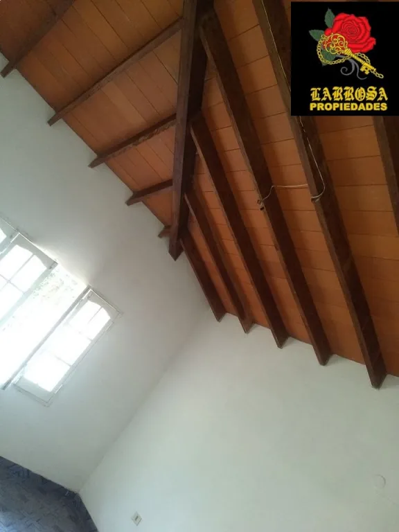 VENDO HERMOSA CASA UBICADA EN EL CENTRO DE LA CIUDAD DE CARAPEGUÁ cod 008 — foto 3