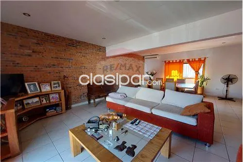 ⭕En venta hermosa Residencia de 3 plantas 📍 Los Laureles, Asunción — foto 2