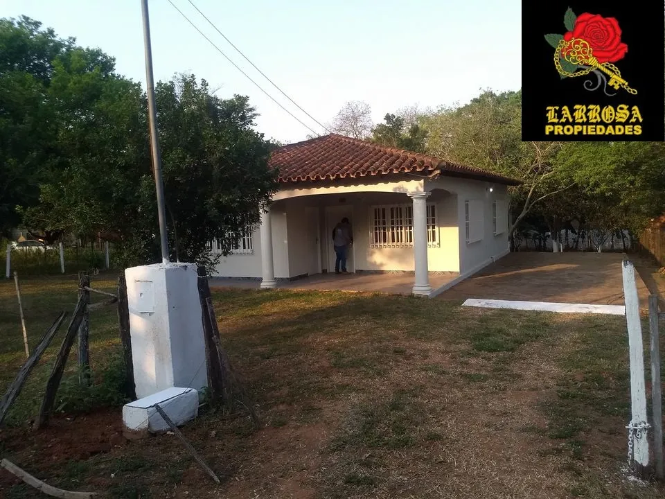 VENDO HERMOSA CASA UBICADA EN EL CENTRO DE LA CIUDAD DE CARAPEGUÁ cod 008 — foto 2