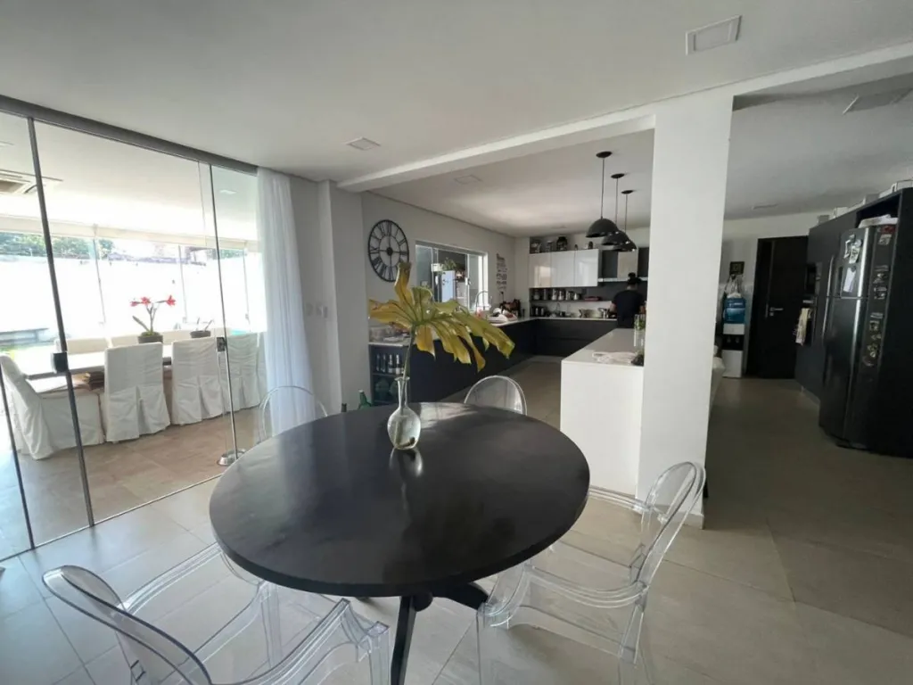 VENDO LUJOSA RESIDENCIA EN BARRIO STA MARIA — foto 3