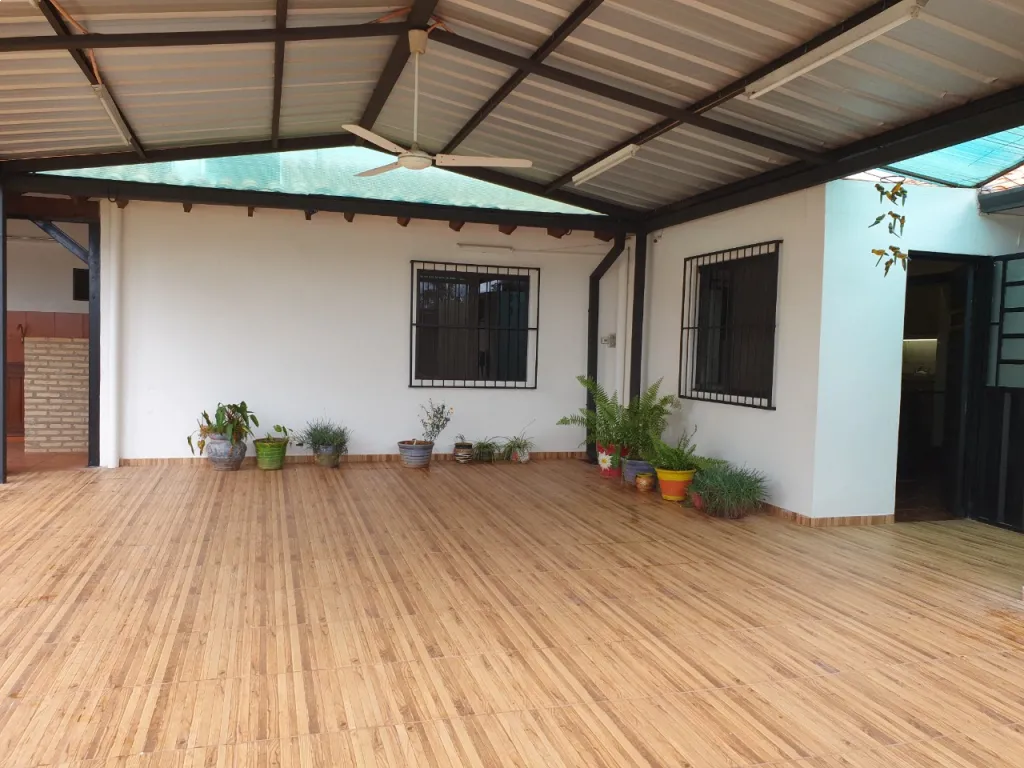 VENDO HERMOSA CASA EN AREGUA – PINDOLO — foto 3