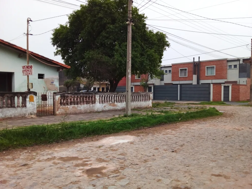 VENDO CASA EN BARRIO RECOLETA ASUNCION CERCA DE MARISCAL LOPEZ — foto 3