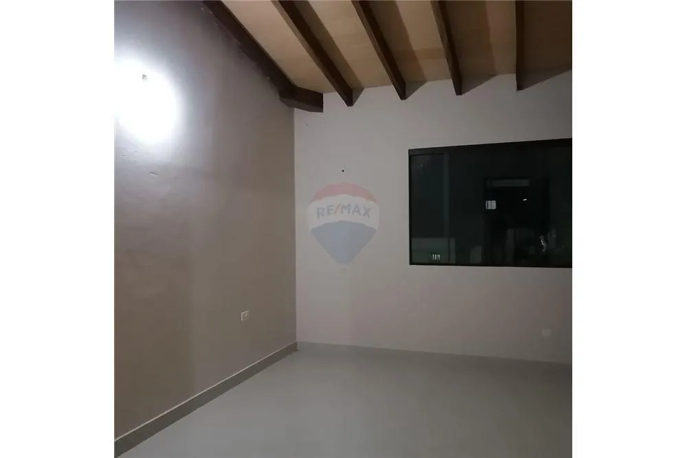 Vendo Hermoso dúplex a estrenar en esquina - Ñemby barrio Rincón, sobre empedrado. — foto 3